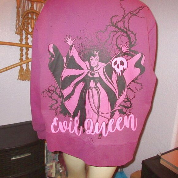 Disney Parks Evil Queen Hoodie Size XL Skull Wicked Villain Jacket Goth Moody - Picture 1 of 13